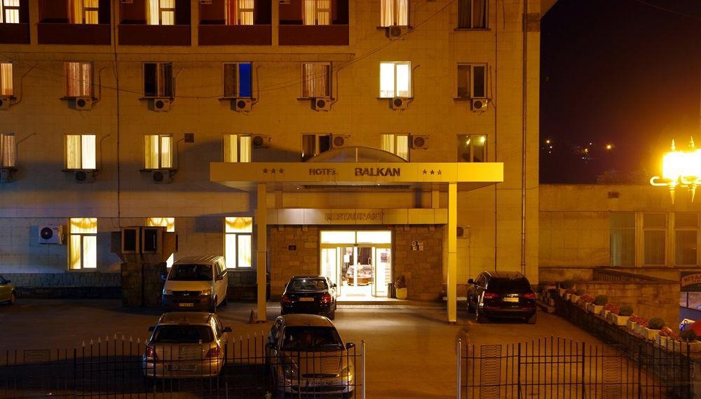 Hotel Balkan Gabrovo Exterior photo